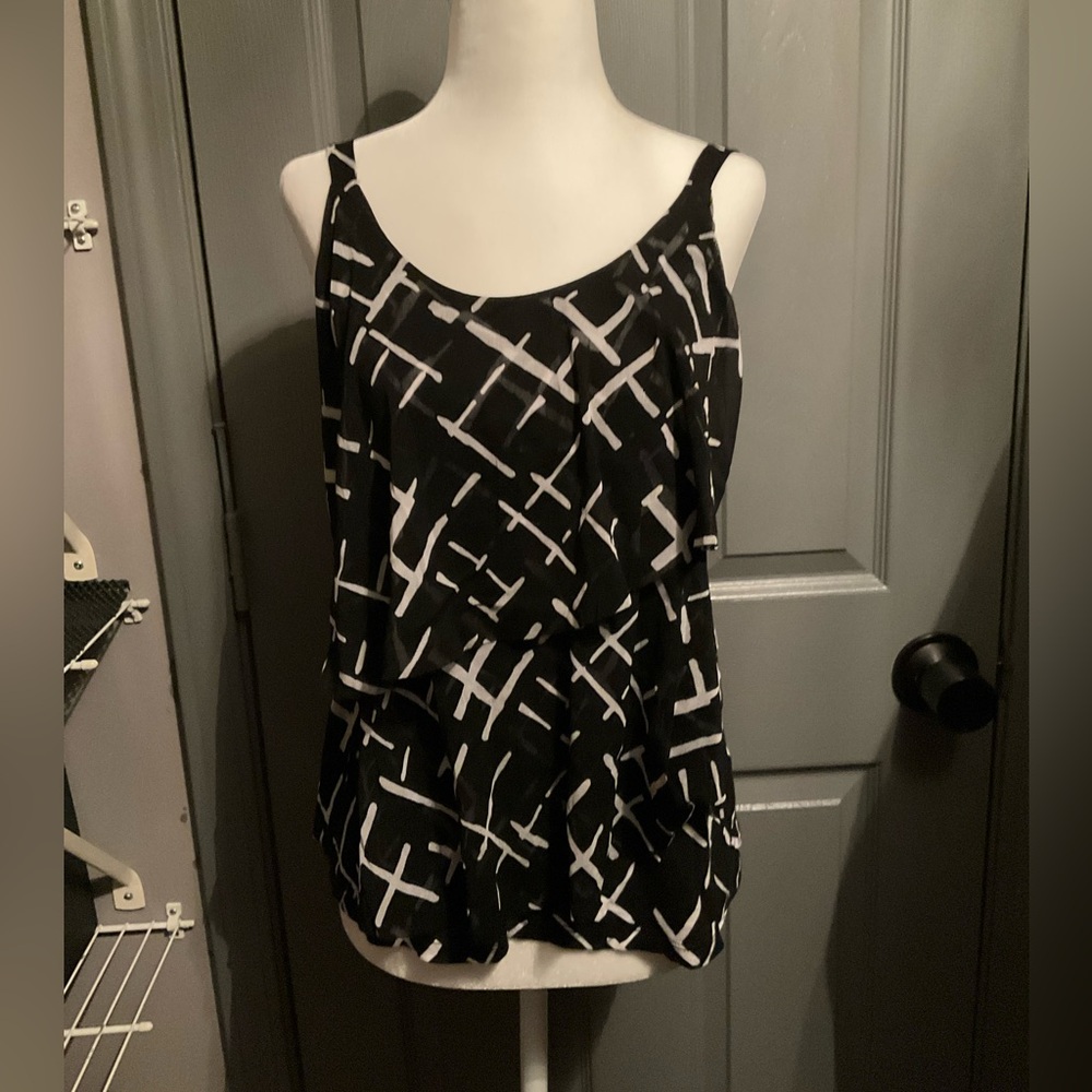 Dress Barn XL Petite Black white print and front ruffles